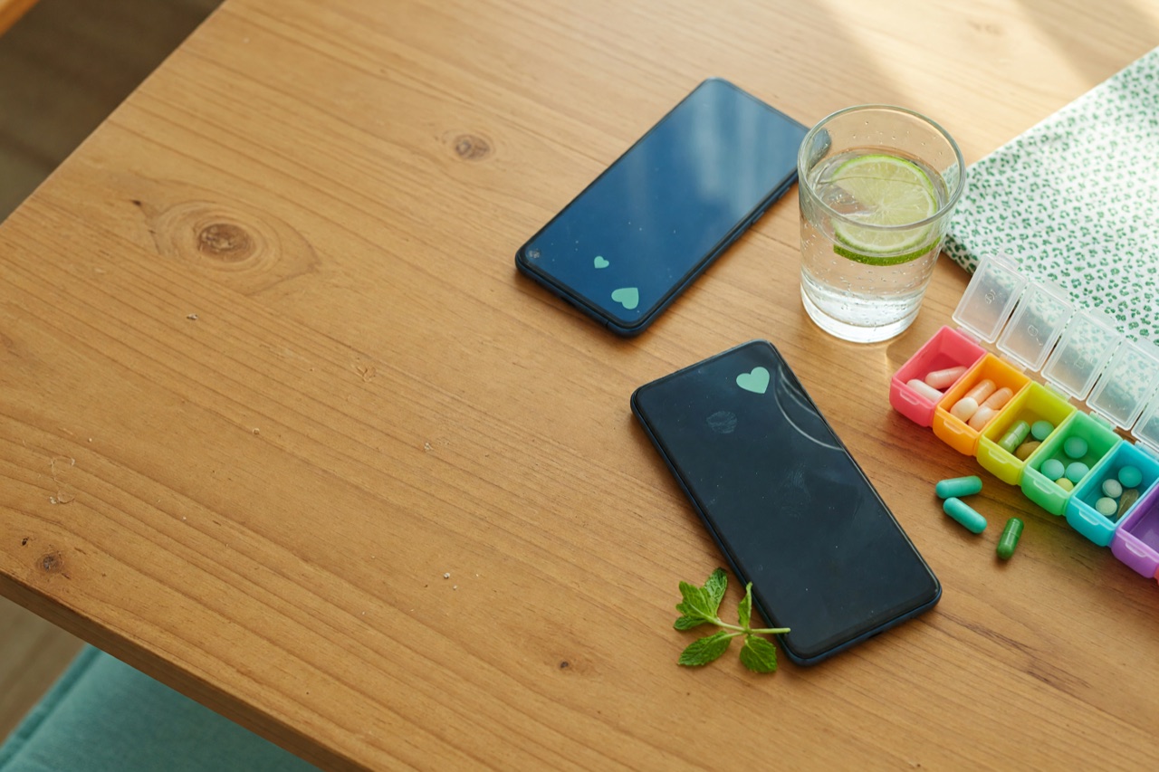 Como acompanhar alimentação e medicamentos no celular?