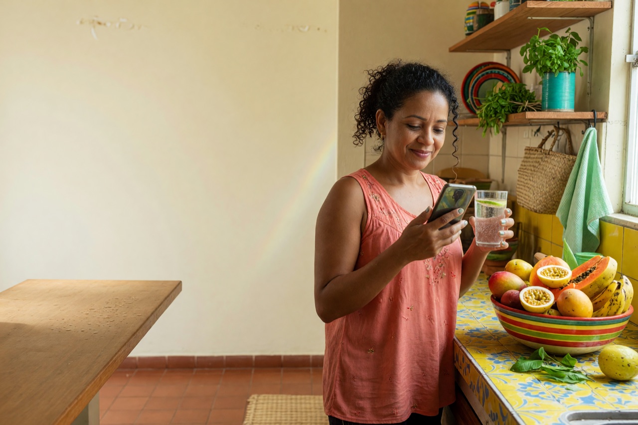 Qual aplicativo ajuda a contar calorias e lembrar remédios?